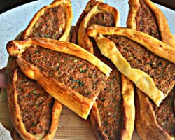 Evde Kıymalı Pide Tarifi – Pratik Yemek Tarifleri