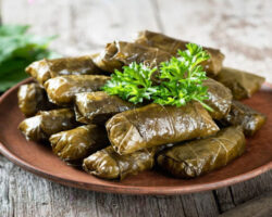 Zeytinyağlı Yaprak Sarma Tarifi, Nasıl Yapılır?
