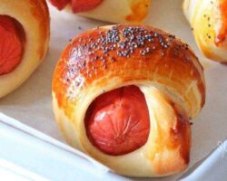 Sosisli Poğaça Tarifi