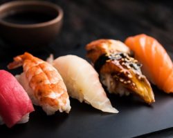 Geleneksel Japon Mutfağının Popüler Lezzetlerinden Sashimi Nedir, Nasıl Yapılır?
