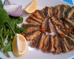 Hamsinin yanına ne gider? Hangi salata, meze ve çorbalar yakışır?