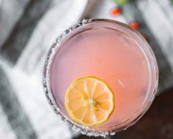 Kızgın kumlardan serin sulara atlamak gibi içinizi ferahlatacak! Püf noktasıyla reyhan şerbeti tarifi