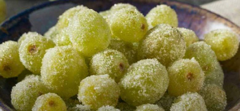 Kavurucu havalarda bizi buzullara götürecek bir tatlı! Ferahlatan bir lezzet: Donmuş üzüm…
