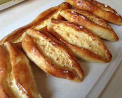 Kolay Kaşarlı Pide (Kahvaltılık)