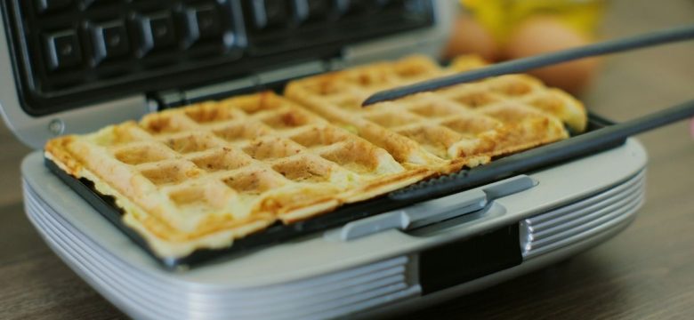 Ev Konforunda Lezzetli Tarifler Hazırlamak İsteyenler İçin En İyi Waffle Makinesi Modelleri