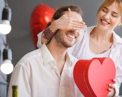 Sevgililer Günü Hediyeleri: Kadın ve Erkekler İçin Fikirler