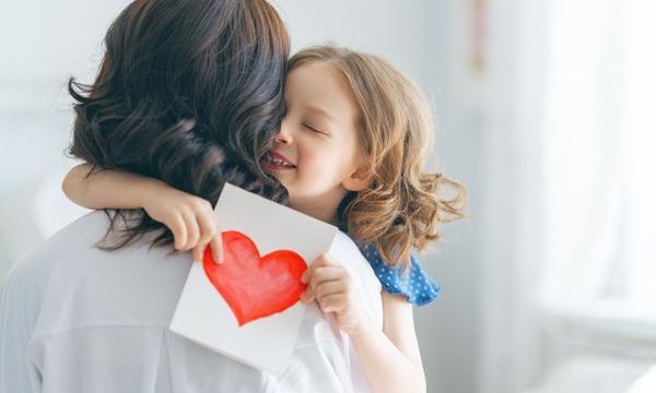 Anneler Günü Mesajları: Resimli, Kısa, Duygusal