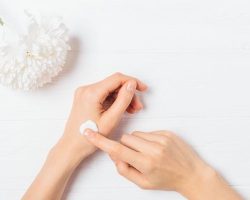 Krem Sürmek Orucu Bozar Mı? Diyanet Cevabı