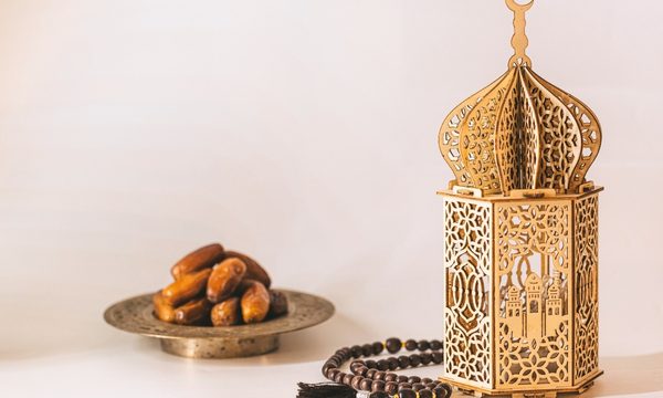 Seferi iken Oruç Tutulur Mu, Kaç Km Geçerli? Şartları