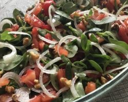 Ege Usulü Semizotu Salatası (Cevizli Pirpirim Salatası) Tarifi