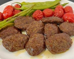 Köfte Yapıyorum ama Bir Türlü Lezzetli Olmuyor Diyenlere: Köfte Tarifi