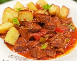 Tas Kebabı: Lokanta Usulü En Pratik Tarifi