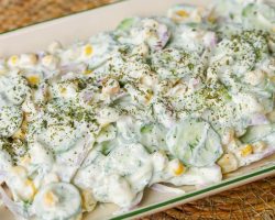 Süzme Yoğurtlu Salatalık Mezesi Tarifi | Nasıl Yapılır?