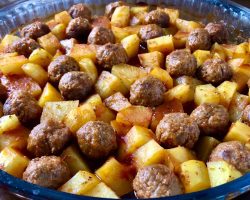 15 DAKİKADA HAZIRLA FIRINA VER!! (Fırında Köfte Patates Tarifi) (Pratik Yemek Tarifleri)