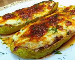 Haşlamadan Kıymalı Kabak Sandal Tarifi /Beşamel Soslu Kıymalı Kabak Sandal Nasıl Yapılır / Yemekler