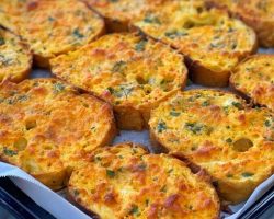 20 DAKİKADA 2 PRATİK KAHVALTILIK ✅ Fırında Yumurtalı Ekmek & Peynir Topları