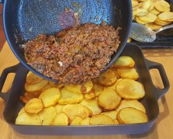 LEZZET GARANTİLİ BOMBA Bİ FIRIN YEMEĞİ TARİFİM VAR PATATES MUSAKKA YİYENLER DEN ONAYI ALDI ✔👍🏻