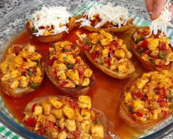 TAM BİR İFTAR YEMEĞİ | Fırında Patates Karnıyarık Tarifi | Patates Çanağında Tavuk | Fırın Yemekleri