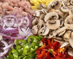 Fırında mantarlı tavuk sote denemeyen kalmasın (doğra karıştır  tepsiye koy fırınaver)#tavuk #mantar