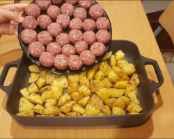 FIRINDA PATATESLİ KÖFTE TARİFİ ANA YEMEK TARİFİ PRATİK KOLAY YEMEK TARİFLERİ