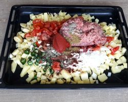 PRATİK ❗10 DAKİKADA HAZIR KES KARIŞTIR  LEZZETLİ TAVA YEMEĞİ  FIRIN YEMEKLERİ PATATES TAVA TARİFİ