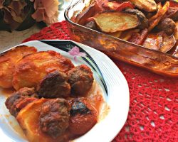 FIRINDA KÖFTE PATATES TARİFİ ( KOLAY FIRIN YEMEKLERİ )