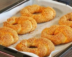 GERÇEK PASTANE SİMİDİ TARİFİ ✅ PASTANE LEZZETİNDE TEPSİLER DOLUSU SİMİT 💯