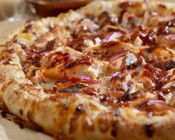 Tavuklu pizza tarifi: Tavuklu pizza nasıl yapılır?