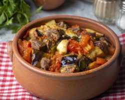 Etli güveç tarifi: Etli güveç nasıl yapılır?