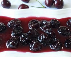 Tane tane kiraz reçeli için deneyin! Eklendiğinde kıvamı asla şaşmıyor