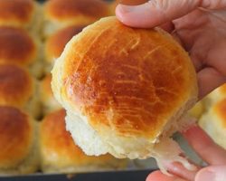 Pastanenin yolunu unutturacak tarif! Meğer balon gibi şişen poğaçanın püf noktası tepsiymiş…