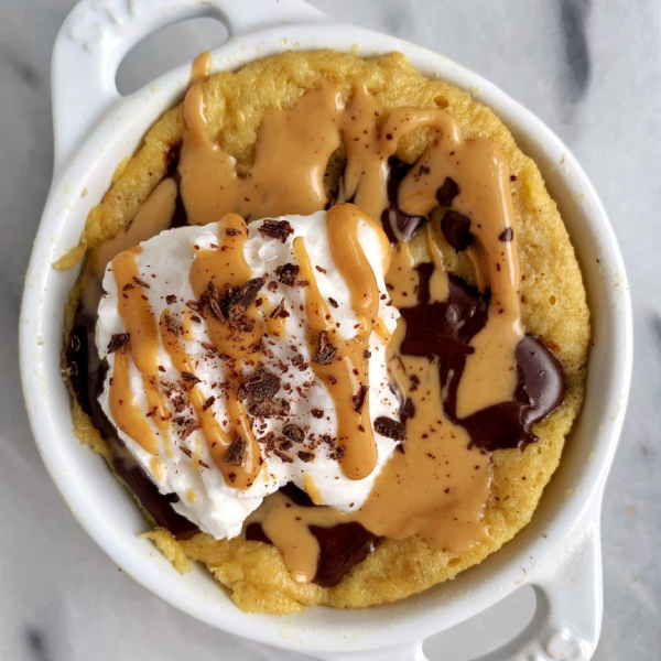 Sadece küçük bir şımartılmaya ihtiyacınız olduğunda yapabileceğiniz tek kişilik 4 tatlı tarifi