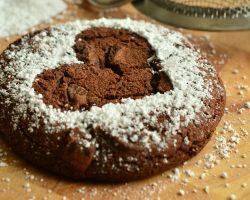 Kan şekerini yükseltmeden lezzetin keyfini çıkarın: Diyabet hastaları için şekersiz tatlı tarifleri