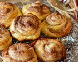 Kahvaltılarınızı taçlandıracak tarif: Ev yapımı tarçınlı rulonun sırrı burada!