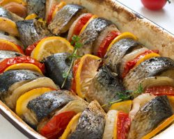 Tam bir lezzet fırtınası: Uskumru Dolması tarifi ile sofralarınızı şenlendirin