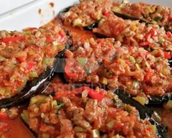 Horhor Kebabı (Parça Etli Karnıyarık) Tarifi