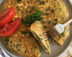 Sağlıklı ve düşük kalorili yulaflı omlet tarifi! Uzun süre tok tutuyor…