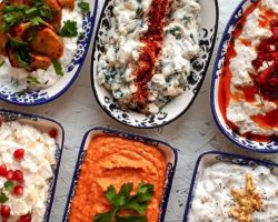 Ana yemeği bile gölgede bıracak: İşte yoğurtlu meze tarifleri