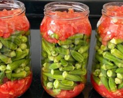 Bamya konservesi asla salyalanmıyor! Domatesi böyle doğrayın yeter