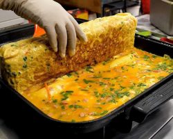 Kore usulü rulo omlet tarifi! Bir dilim yiyen akşama kadar acıkmıyor