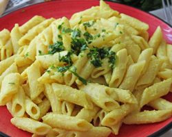 Makarnaya lezzet katan sır: Fransızların favori sosu Cafe de Paris ile tanışın!