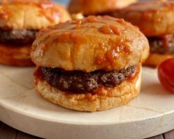 MasterChef mutfağından büfe usulü ıslak hamburger tarifi! Bir kez evde yapan bir daha dışarıda yemiyor