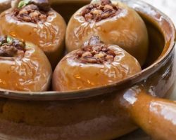 Yiyen tadını bir daha unutamıyor: Elma dolması tarifi